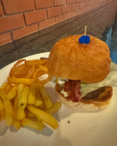 Hole in One Sports Bar & One Shot Cafe Korat - อำเภอเมืองนครราชสีมา