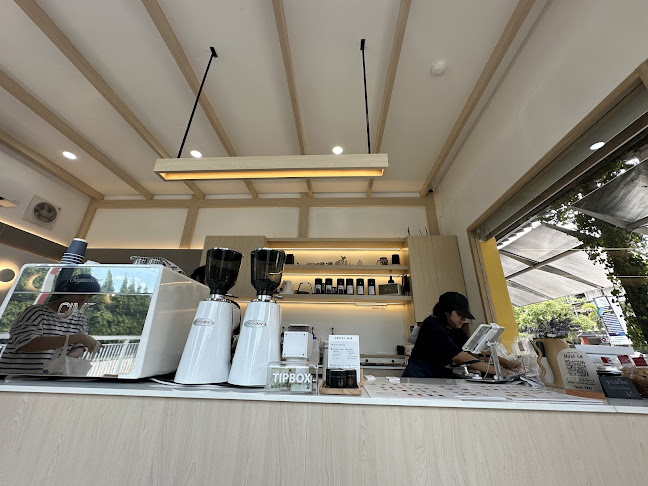 MOVE ON Coffee House