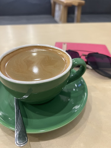 HYPE Coffee Bar (ที่จอดรถอยู่ชั้นใต้ดิน ทางลงอยู่ติดกับร้าน) - อำเภอหาดใหญ่