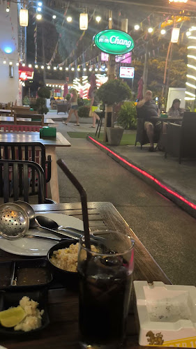 Opinii despre DEE BEACH PUB & RESTAURANT în อำเภอบางละมุง - การบริการอาหารและที่พัก