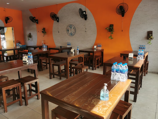 แม่เสียนข้าวแกงสุ1000 - การบริการอาหารและที่พัก