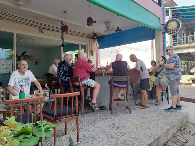 Opinii despre Jeab Jeab Bar în Phuket - การบริการอาหารและที่พัก