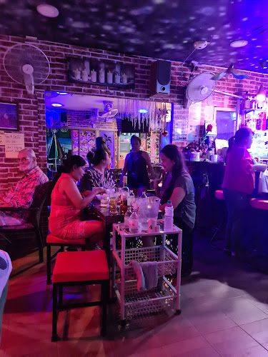 Comentarii opinii despre WAZSUP BAR