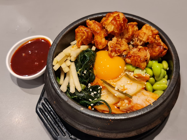 Bonchon Central Village - การบริการอาหารและที่พัก