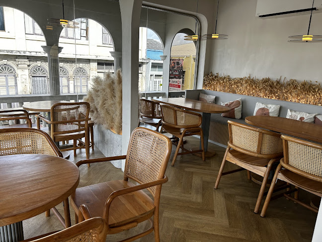 MONDO Espresso & Tea Bar - การบริการอาหารและที่พัก