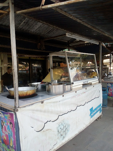 ร้านบอยลูกชิ้นทอด