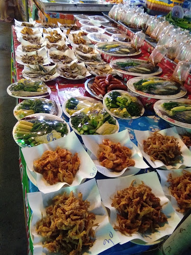 ขนมครกแม่รุ่ง - การบริการอาหารและที่พัก