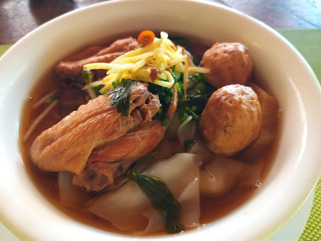 V7WW+8FW 41 ถ. ทวีวงศ์ ตำบลป่าตอง อำเภอกะทู้ ภูเก็ต 83150