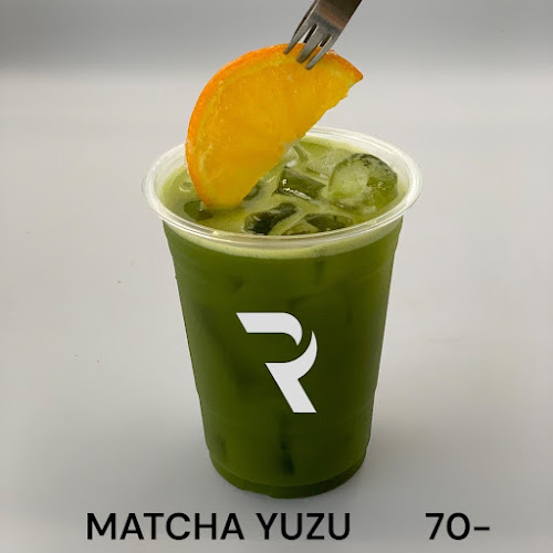 R space cafe & eatery - การบริการอาหารและที่พัก