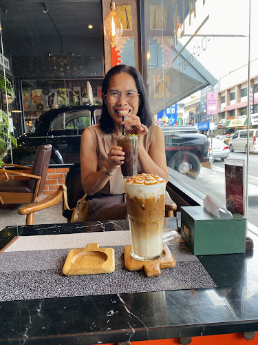 Comentarii opinii despre Coffee Talk Old Phuket Town