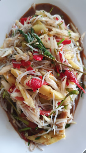 Opinii despre ส้มตำยกล้อ..กะตะเจ้าเก่า în เมือง - การบริการอาหารและที่พัก