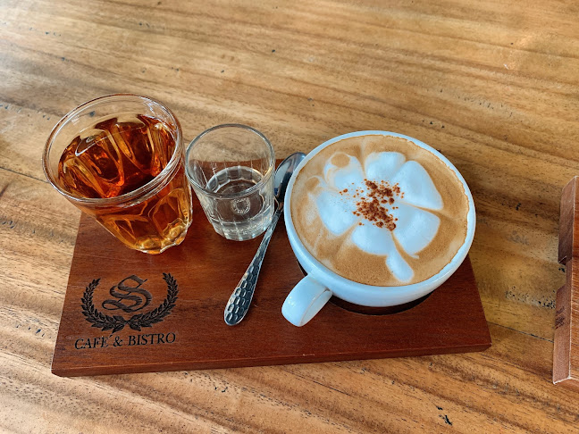 S Cafe & Bistro - การบริการอาหารและที่พัก