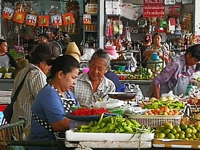ตลาดสดเทศบาล 3 (ตลาดใหญ่) อุบลราชธานี - การบริการอาหารและที่พัก
