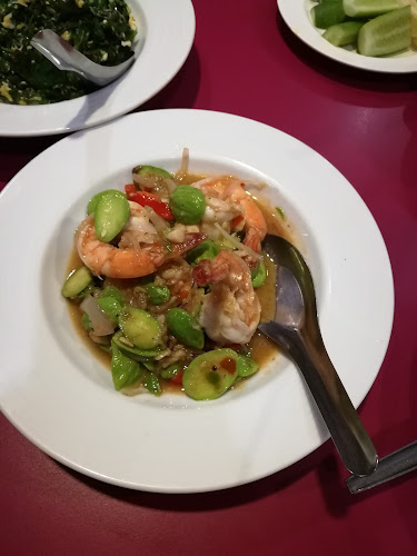 ห้องอาหารเก็จแก้ว - การบริการอาหารและที่พัก