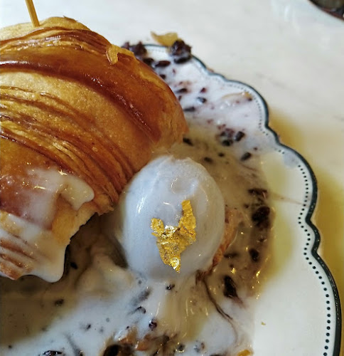 ทอรี่ ไอศกรีม - การบริการอาหารและที่พัก