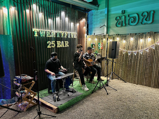 Twentyfive bar