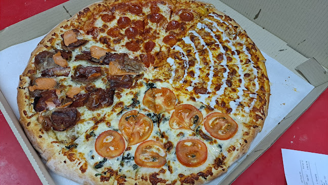 New York Pizza House (Pattaya - Soi Khaonoi) - การบริการอาหารและที่พัก