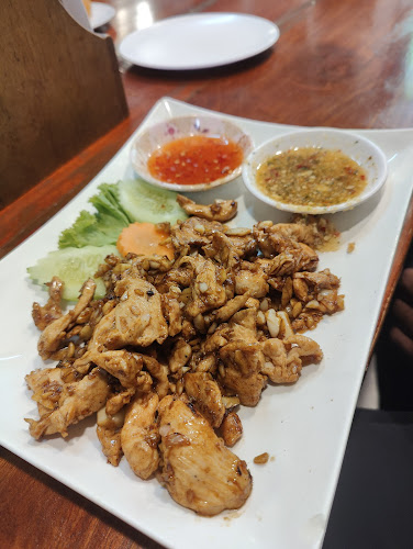 ร้านNumber.6 patong - การบริการอาหารและที่พัก