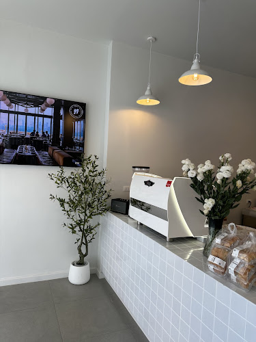 Cake Mafia - การบริการอาหารและที่พัก