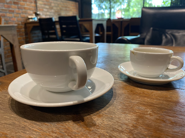 Midori Coffee Roastery - การบริการอาหารและที่พัก