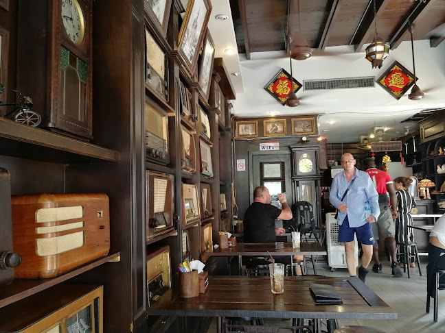 4 ถนน ถลาง ตำบลตลาดใหญ่ อำเภอเมืองภูเก็ต ภูเก็ต 83000