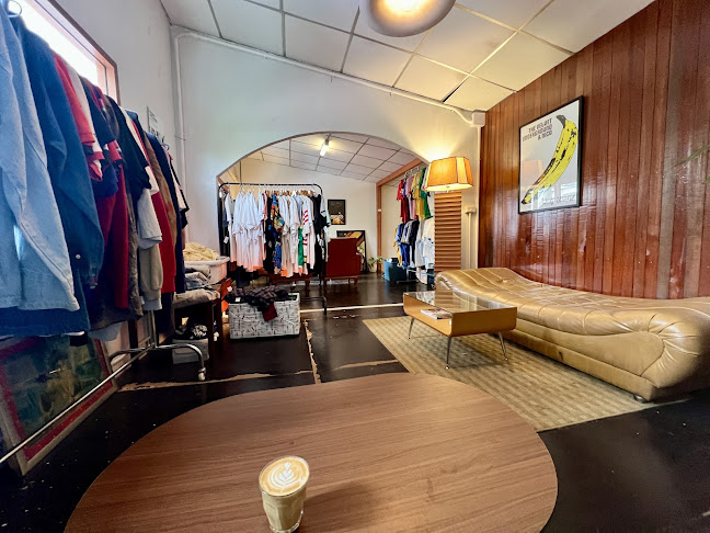 56/2 ซอย วัดถาวร ตำบล หาดใหญ่ อำเภอหาดใหญ่ สงขลา 90110