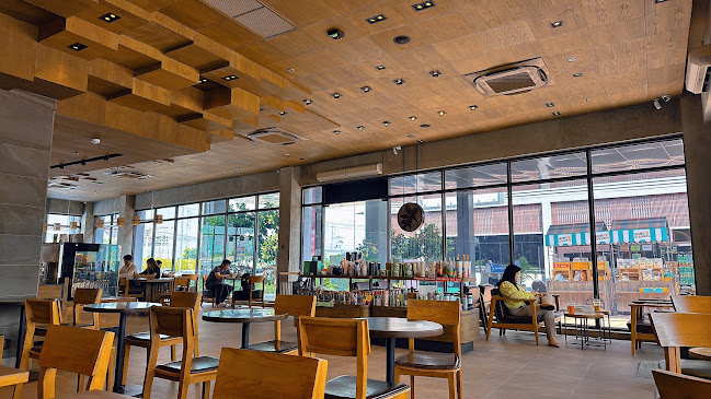 Starbucks (Central Village Outlet) - การบริการอาหารและที่พัก