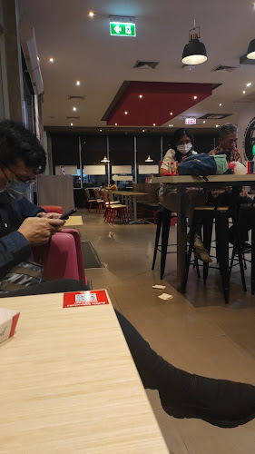 Opinii despre KFC Tontann Market (DT) în อำเภอเมืองขอนแก่น - การบริการอาหารและที่พัก