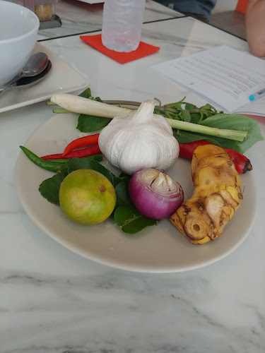 Comentarii opinii despre ร้านอาหาร และโรงเรียนสอนทำอาหารไทย ปุ้ม