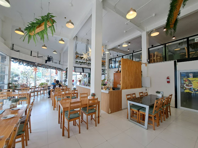 Grow Up Eatery & Farm - อำเภอเมืองอุบลราชธานี