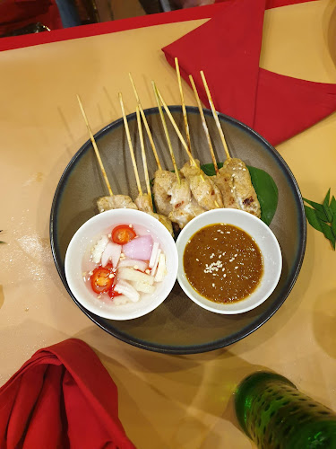 เรือนไทย พัทยา - การบริการอาหารและที่พัก