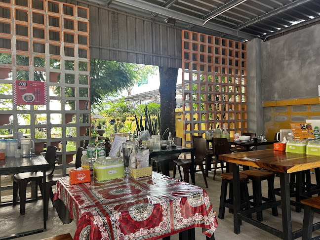 ก๋วยเตี๋ยวเรือชูเจริญChoo Ja Roean Boat Noodles - การบริการอาหารและที่พัก