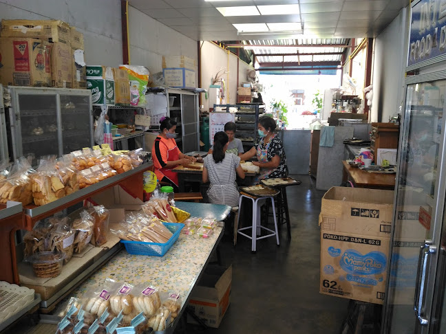 อาตั๊กแก - การบริการอาหารและที่พัก