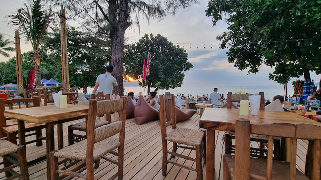 Comentarii opinii despre MOOF