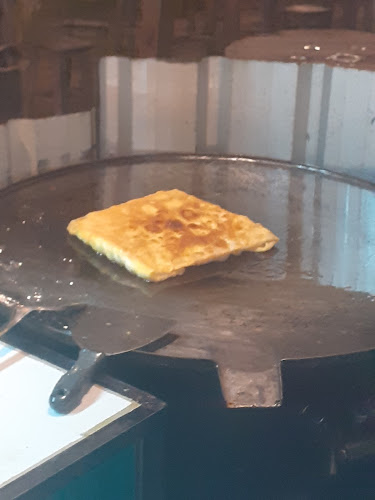 บ้านโรตี ทิชชู ป่าตอง (HALAL FOOD) - การบริการอาหารและที่พัก