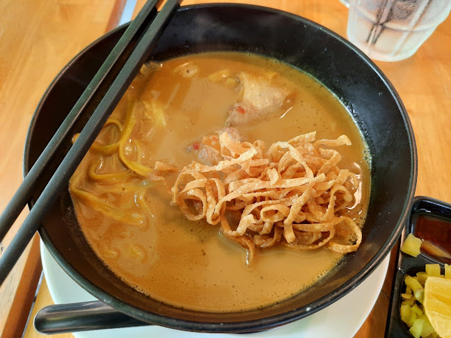 ร้านอาหารอิสลาม ดิโอเอซิส บางบัวทอง - การบริการอาหารและที่พัก