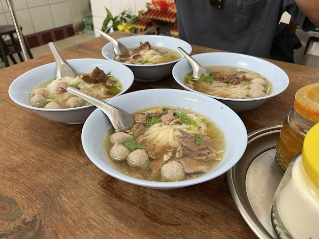 72/1 ถ. เยาวราช ตำบลตลาดใหญ่ อำเภอเมืองภูเก็ต ภูเก็ต 83000