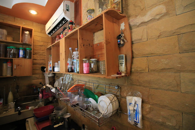 ร้านกาแฟสดโรบัสต้า - การบริการอาหารและที่พัก