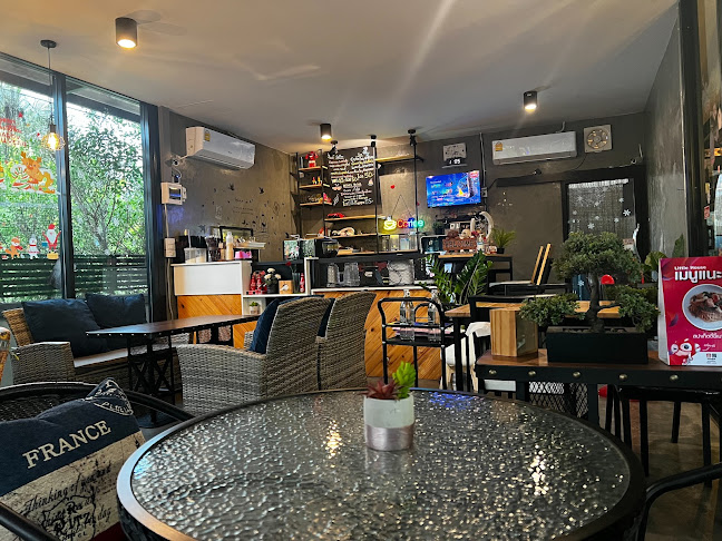 Little House - การบริการอาหารและที่พัก