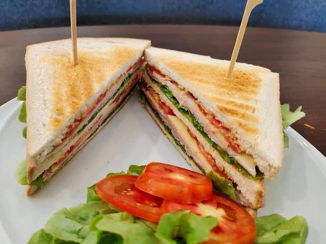 100, 20 ถนน กะตะ ตำบล กะรน kata, ภูเก็ต 83100