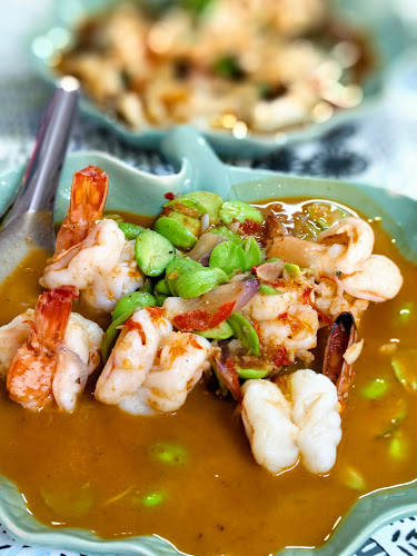 ร้านจัดจ้าน โดยโกแดง - การบริการอาหารและที่พัก