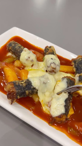 Bonchon Central Village - การบริการอาหารและที่พัก