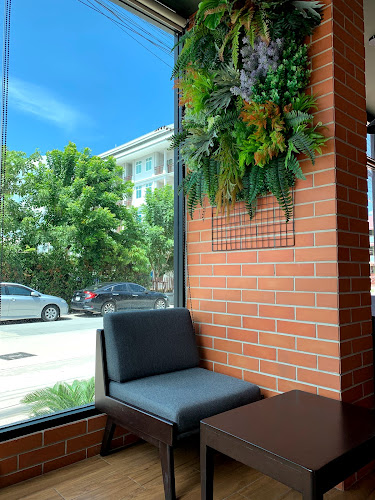 Café Amazon สาขา สี่แยกบ้านสวนเกาะทิพย์ - การบริการอาหารและที่พัก