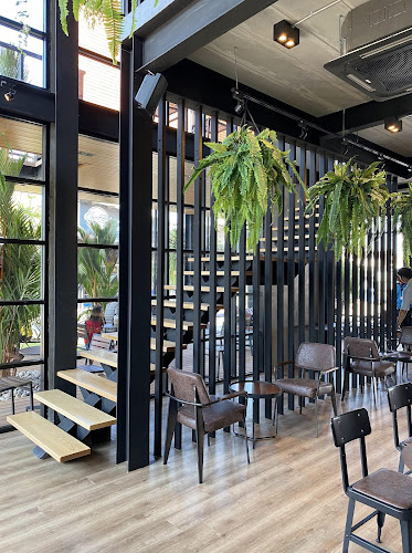 Café Amazon สาขา ปตท.ชุมชนสำโรงจันทร์ - การบริการอาหารและที่พัก