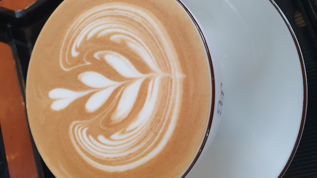 Opinii despre Phoon Cafe Phayao în อำเภอเมืองพะเยา - การบริการอาหารและที่พัก