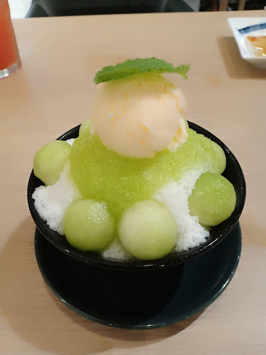 Oishi Eaterium - การบริการอาหารและที่พัก