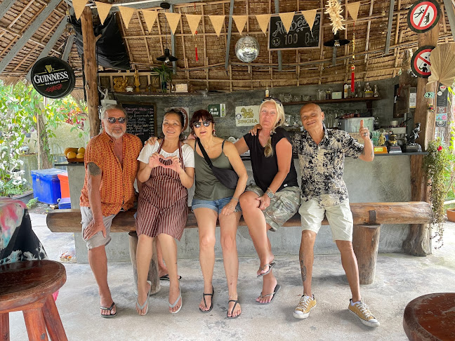 Comentarii opinii despre Mr. Dee Chilling Hill Bar