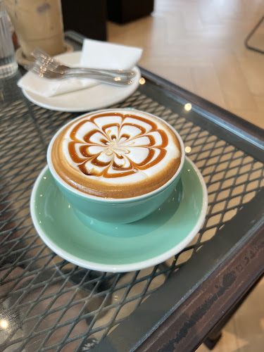 The Company - การบริการอาหารและที่พัก