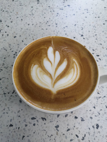 Comentarii opinii despre Saereesook ร้านกาแฟ เสรีสุข