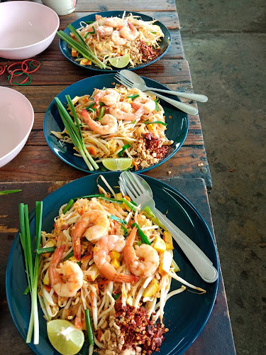 ครัวบ้านคุณปู่ - การบริการอาหารและที่พัก